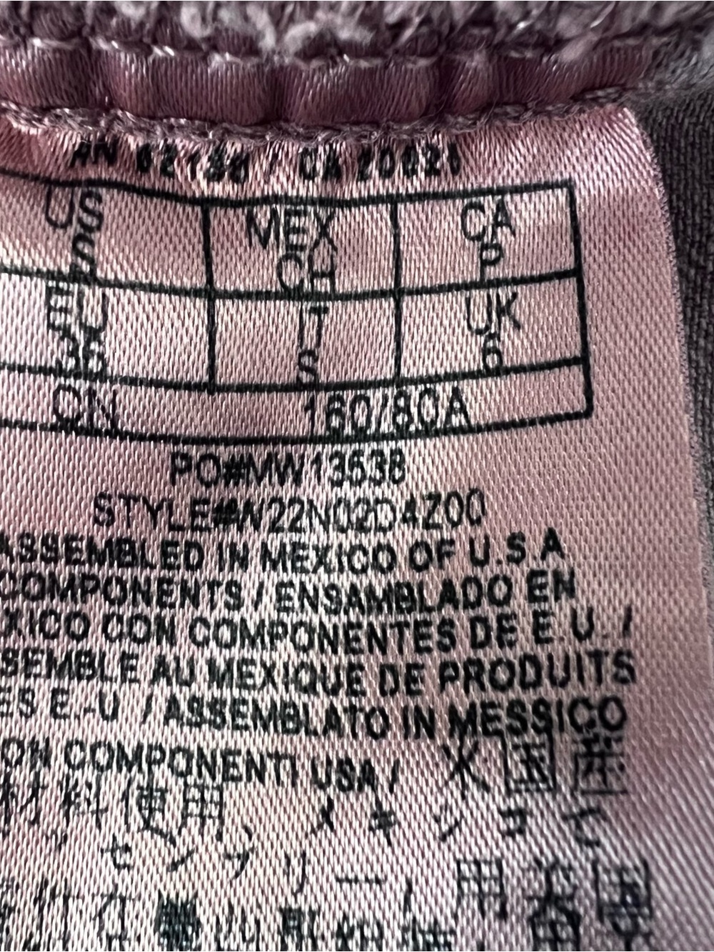 Guess Dusty Rose Cropped Trucker Jacket Size S/P - Picture 6 of 7